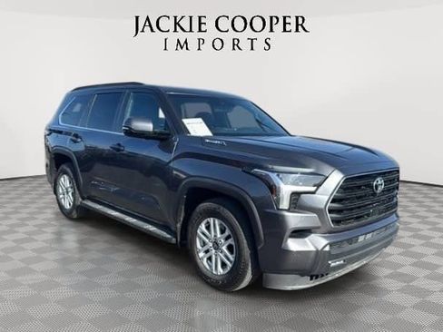 Used 2025 Toyota Sequoia SR5 AWD/4WD image 7