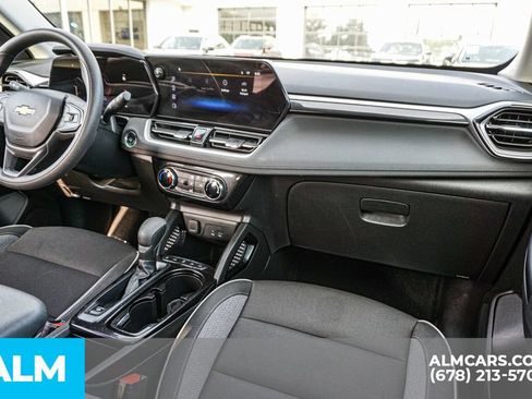 Used 2025 Chevrolet TrailBlazer LT AWD/4WD image 23