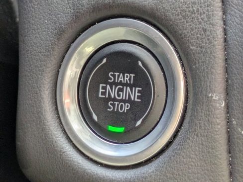 Used 2024 GMC Yukon SLT image 25