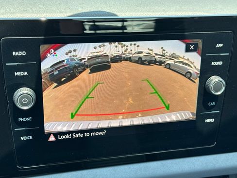 New 2026 Volkswagen Jetta SE FWD image 16