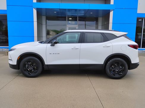 Used 2024 Chevrolet Blazer LT w/ Convenience Package FWD image 8