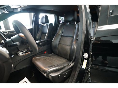 Used 2019 Jeep Grand Cherokee Altitude RWD image 11