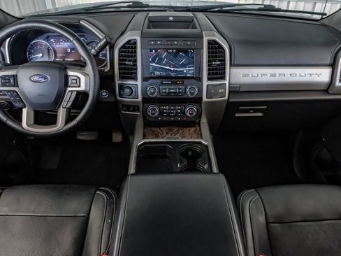 Used 2019 Ford F250 Lariat image 13