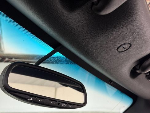 Used 2004 Chevrolet SSR w/ Preferred Equipment Group image 38