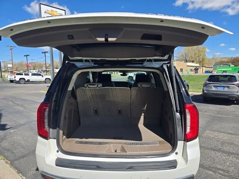 Used 2021 GMC Yukon Denali w/ Denali Ultimate Package AWD/4WD image 37