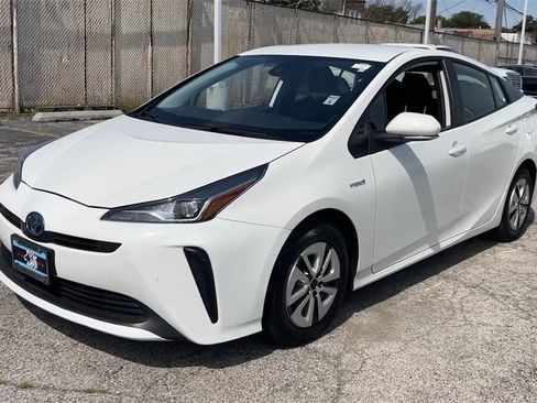 Used 2022 Toyota Prius LE image 26