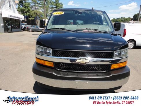 Used 2020 Chevrolet Express 3500 LT w/ LT Preferred Equipment Group RWD image 8