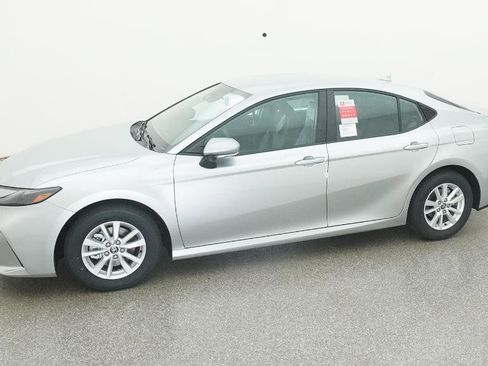 New 2026 Toyota Camry LE image 5