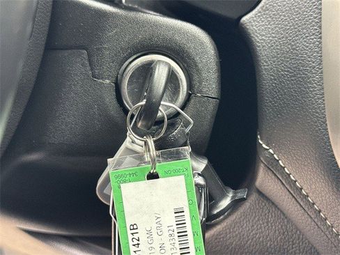 Used 2019 GMC Canyon Denali image 21