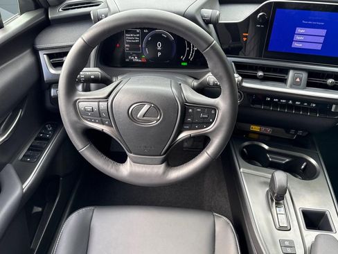 Certified 2025 Lexus UX 300h FWD image 27