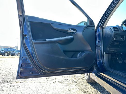 Used 2013 Toyota Corolla S image 23