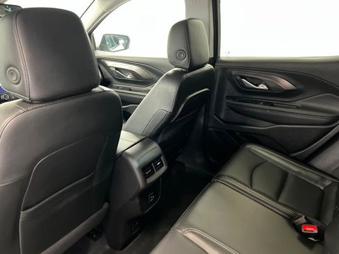 Used 2024 GMC Terrain SLT AWD/4WD image 19
