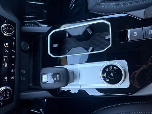 New 2026 Mitsubishi Outlander SE image 21