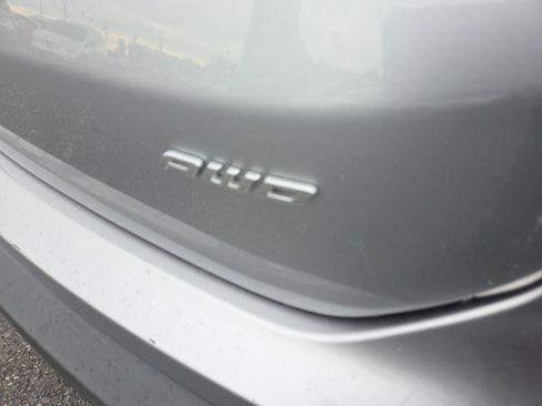 Used 2024 Ford Edge SEL image 8