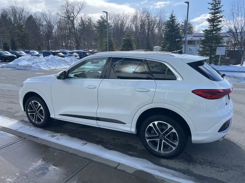 Used 2025 Audi Q5 Premium w/ Convenience Package image 46