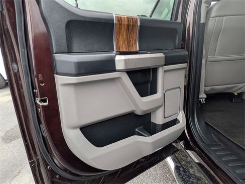 Used 2019 Ford F150 Lariat image 14