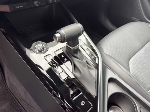 Certified 2026 Kia Niro FWD image 16