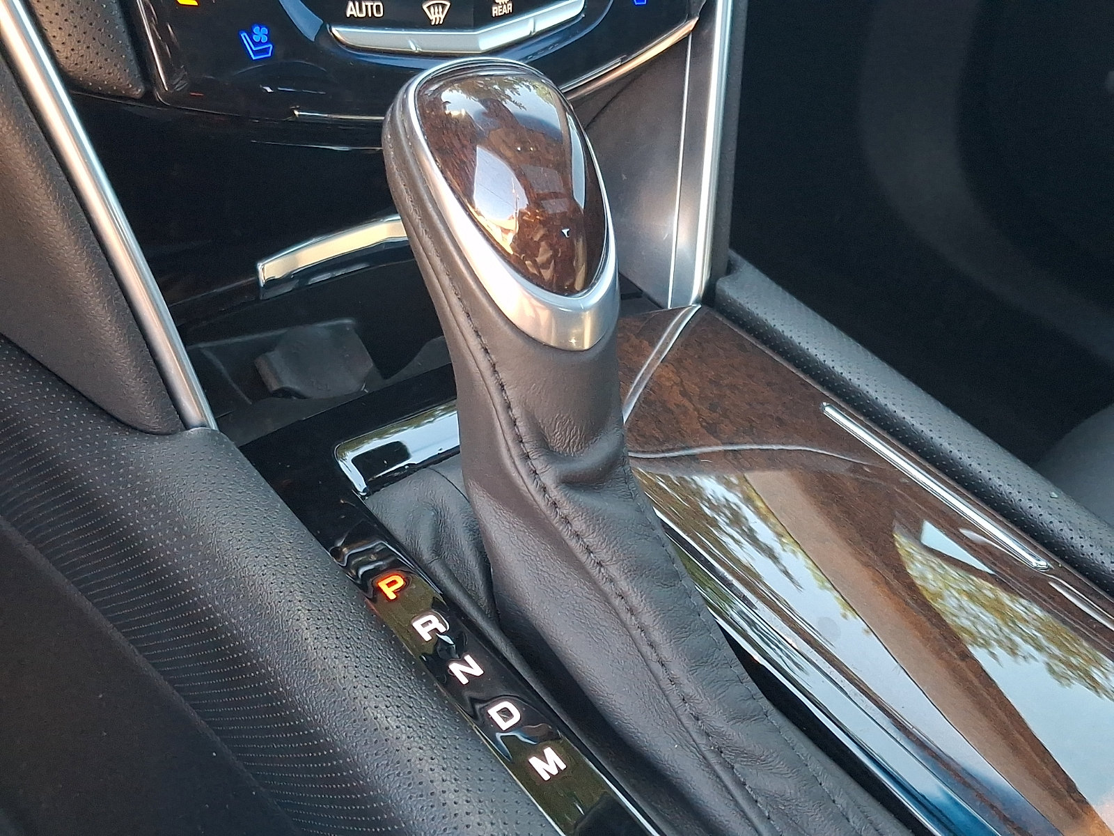 Used 2014 Cadillac XTS Premium FWD image 17