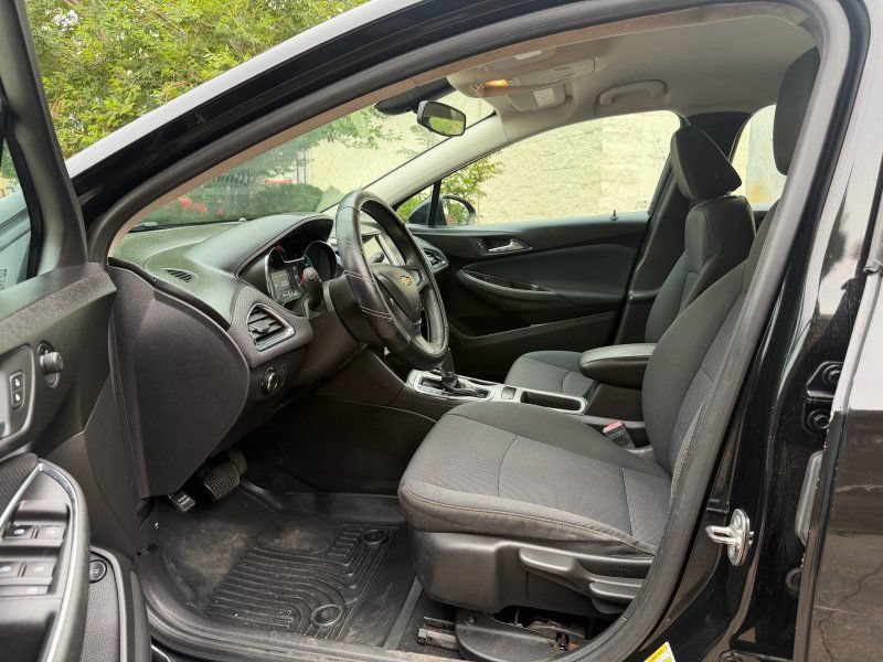 Used 2017 Chevrolet Cruze LS FWD image 9
