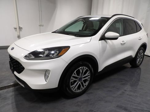 Used 2021 Ford Escape SEL w/ Technology Package AWD/4WD image 3