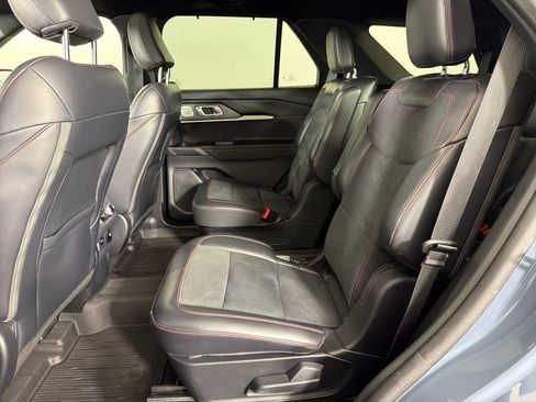 Used 2025 Ford Explorer ST AWD/4WD image 21