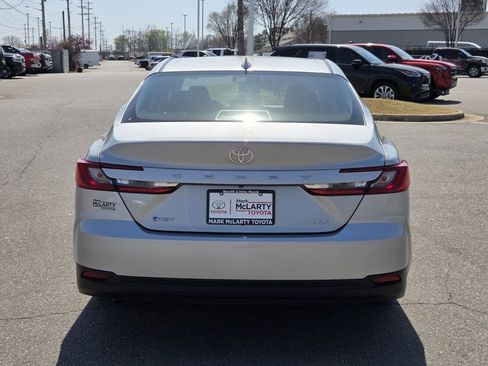 Used 2025 Toyota Camry LE FWD image 10