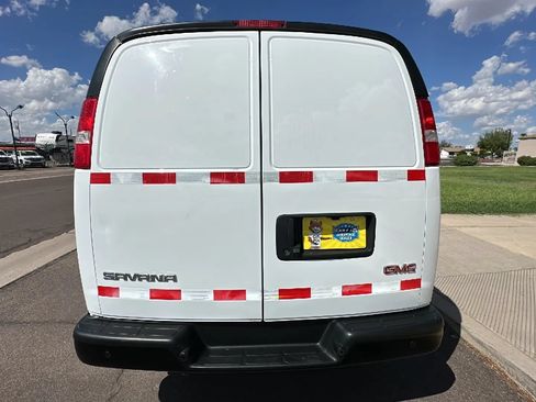 Used 2022 GMC Savana 2500 RWD image 3