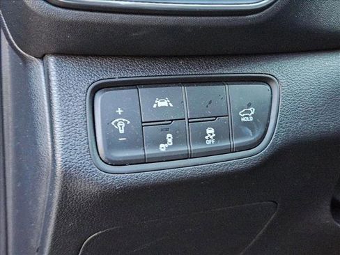 Used 2020 Hyundai Santa Fe Limited image 10