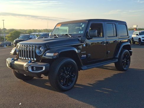 Certified 2023 Jeep Wrangler Unlimited Sahara w/ Cold Weather Group AWD/4WD image 3