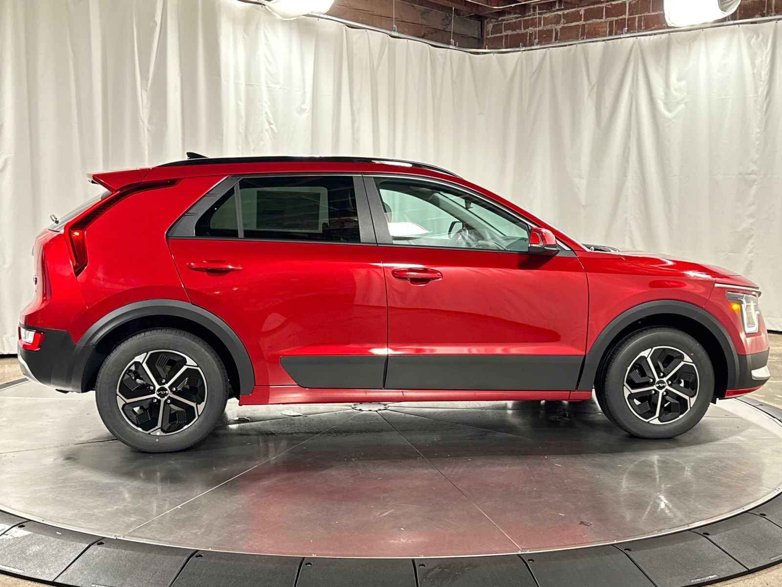 New 2026 Kia Niro EX FWD image 9