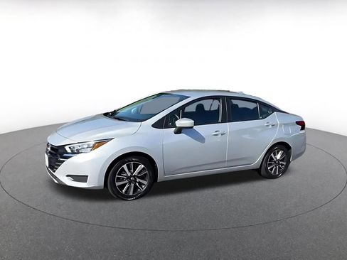 Used 2025 Nissan Versa SV FWD image 8