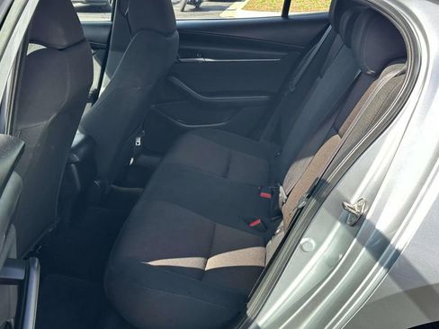 Used 2019 MAZDA MAZDA3 Base image 9