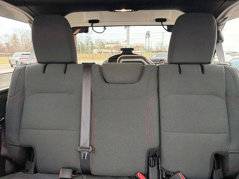 Used 2025 Jeep Wrangler Unlimited Rubicon image 9