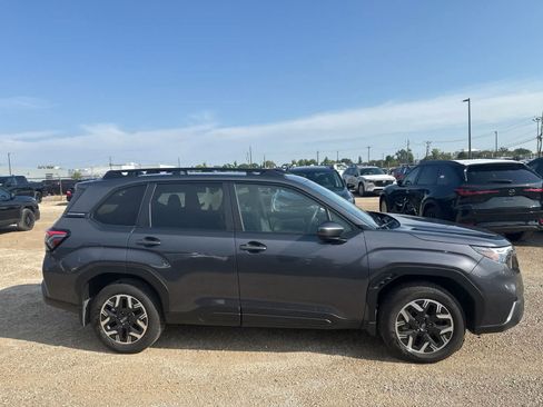 Used 2026 Subaru Forester Premium AWD/4WD image 9
