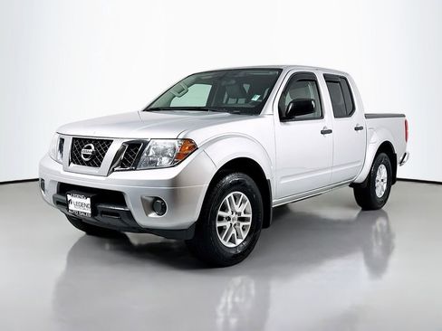 Used 2019 Nissan Frontier SV image 1