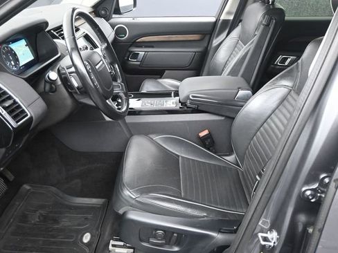 Used 2018 Land Rover Discovery HSE image 5