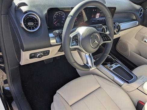 New 2026 Mercedes-Benz GLB 250 image 3