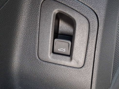 Used 2022 Volkswagen Atlas SE image 23