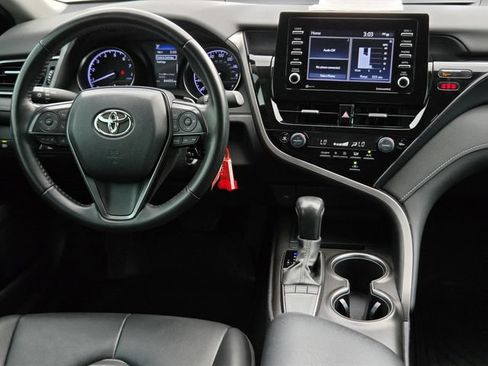 Used 2022 Toyota Camry SE FWD image 12