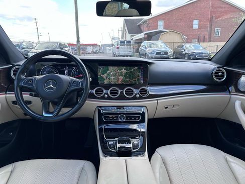 Used 2017 Mercedes-Benz E 300 image 23
