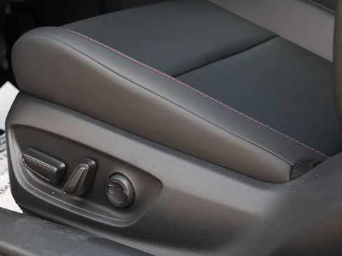 New 2026 Toyota Prius Plug-In Hybrid FWD image 29