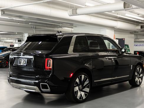 New 2026 Rolls-Royce Cullinan AWD/4WD image 5