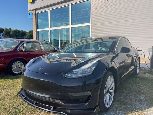 Used 2018 Tesla Model 3 Long Range AWD/4WD image 22