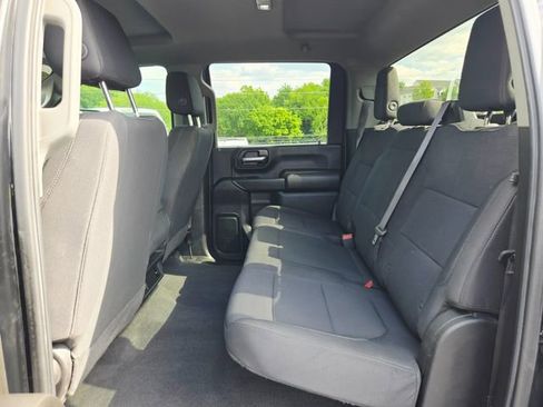 Used 2022 Chevrolet Silverado 2500 Custom w/ Custom Value Package AWD/4WD image 16