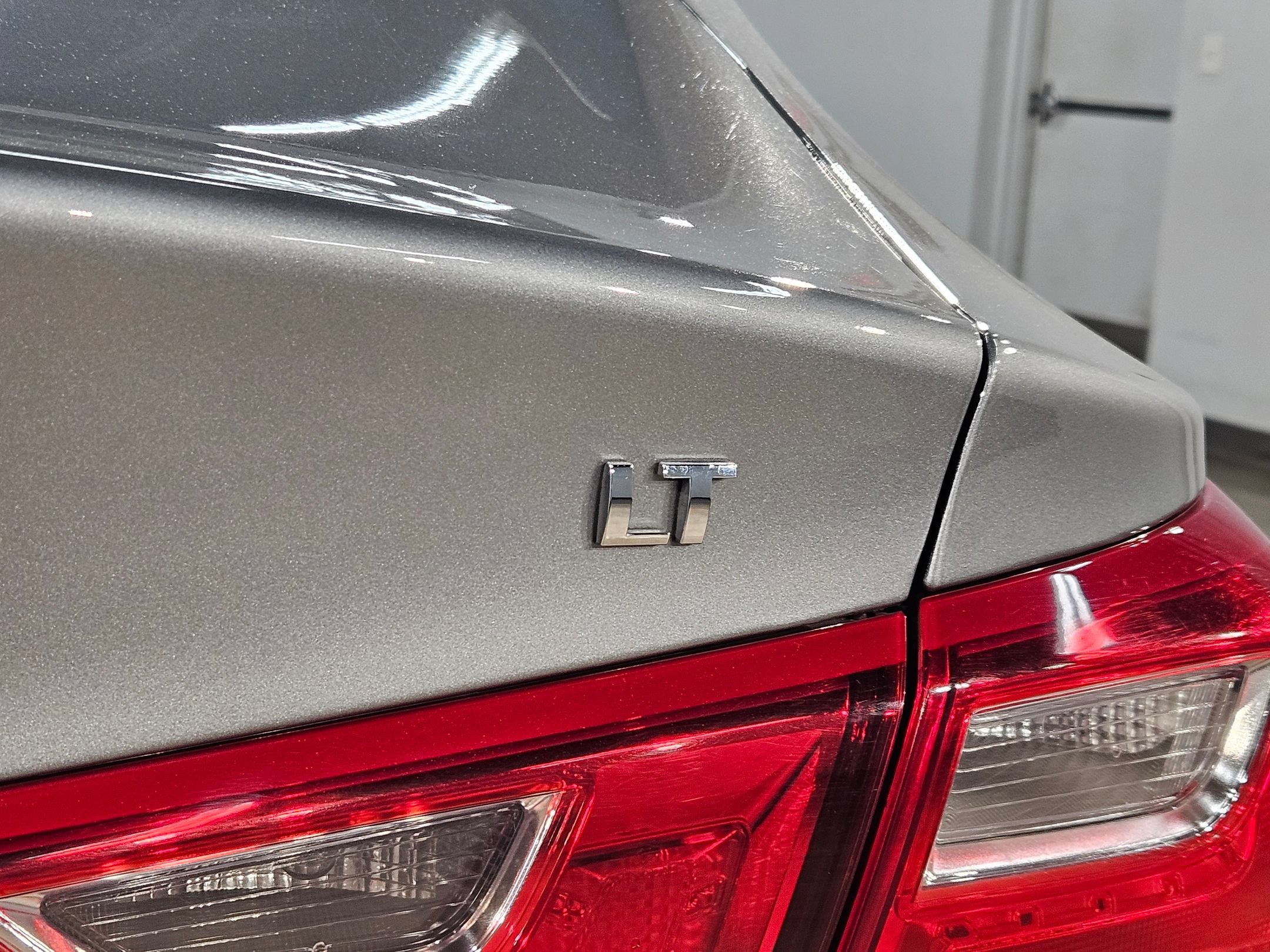Used 2024 Chevrolet Malibu LT FWD image 37