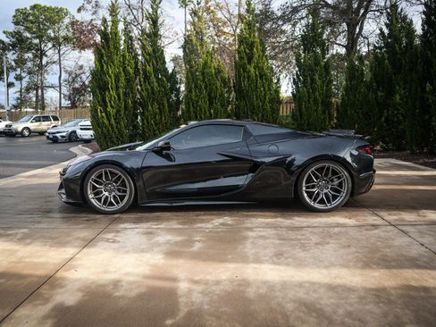 Used 2024 Chevrolet Corvette Z06 image 7