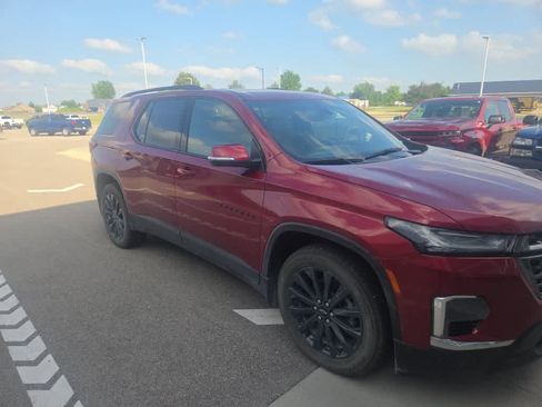 Used 2022 Chevrolet Traverse RS w/ LPO, Floor Liner Package AWD/4WD image 3