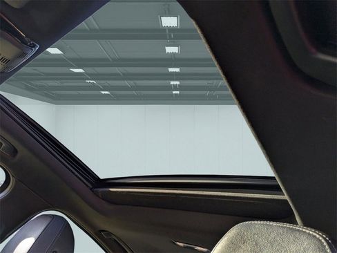 Used 2019 BMW 330i xDrive Sedan w/ Convenience Package image 9