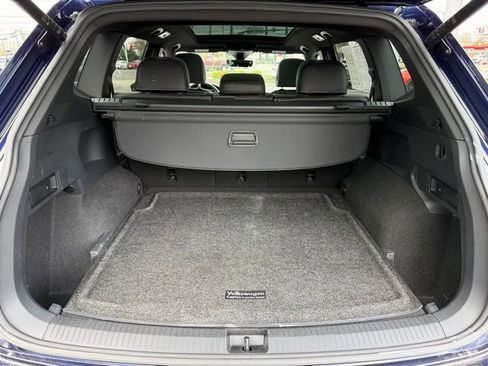 Used 2022 Volkswagen Tiguan SEL R-Line image 19