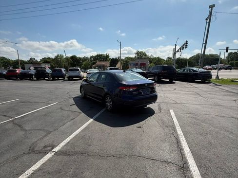 Used 2020 Toyota Corolla LE FWD image 10